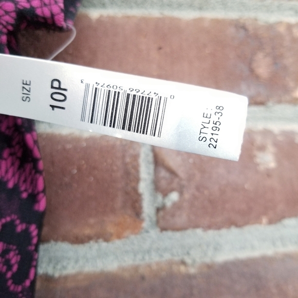 AA Studio Dress 10P Petite‎ Fit & Flare Magenta & Black Lace Gothic Cosplay - Picture 7 of 9